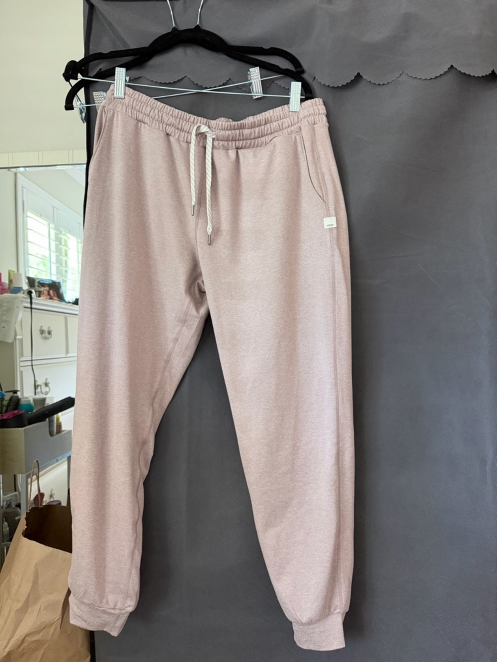 Vuori Jogger Pants, size M